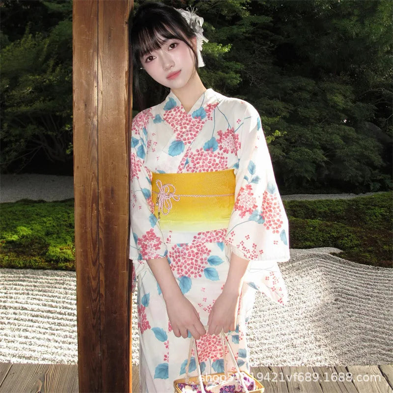 Robe Yukata Améliorée de Style Japonais pour Femmes, Tenue Traditionnelle Japonaise pour Photoshoots de Style Déesse, Photographie et Costume de Cosplay