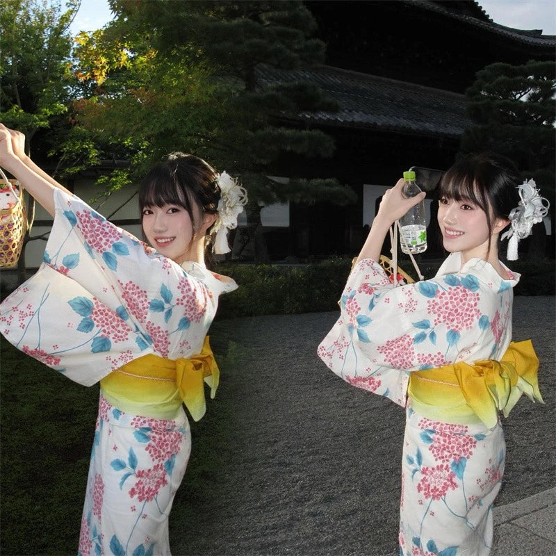 Robe Yukata Améliorée de Style Japonais pour Femmes, Tenue Traditionnelle Japonaise pour Photoshoots de Style Déesse, Photographie et Costume de Cosplay