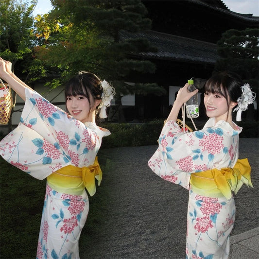 Robe Yukata Améliorée de Style Japonais pour Femmes, Tenue Traditionnelle Japonaise pour Photoshoots de Style Déesse, Photographie et Costume de Cosplay