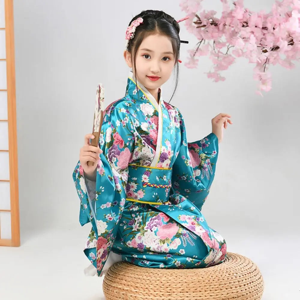Kimono traditionnel japonais imprimé floral pour enfants, élégance de style japonais, robe kimono Sakura pour fille, nouvelle collection asiatique